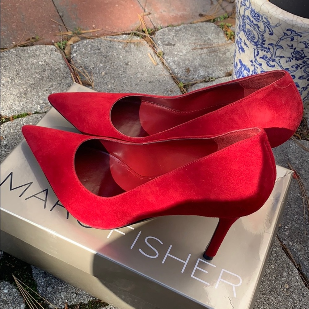 Marc Fisher red pumps